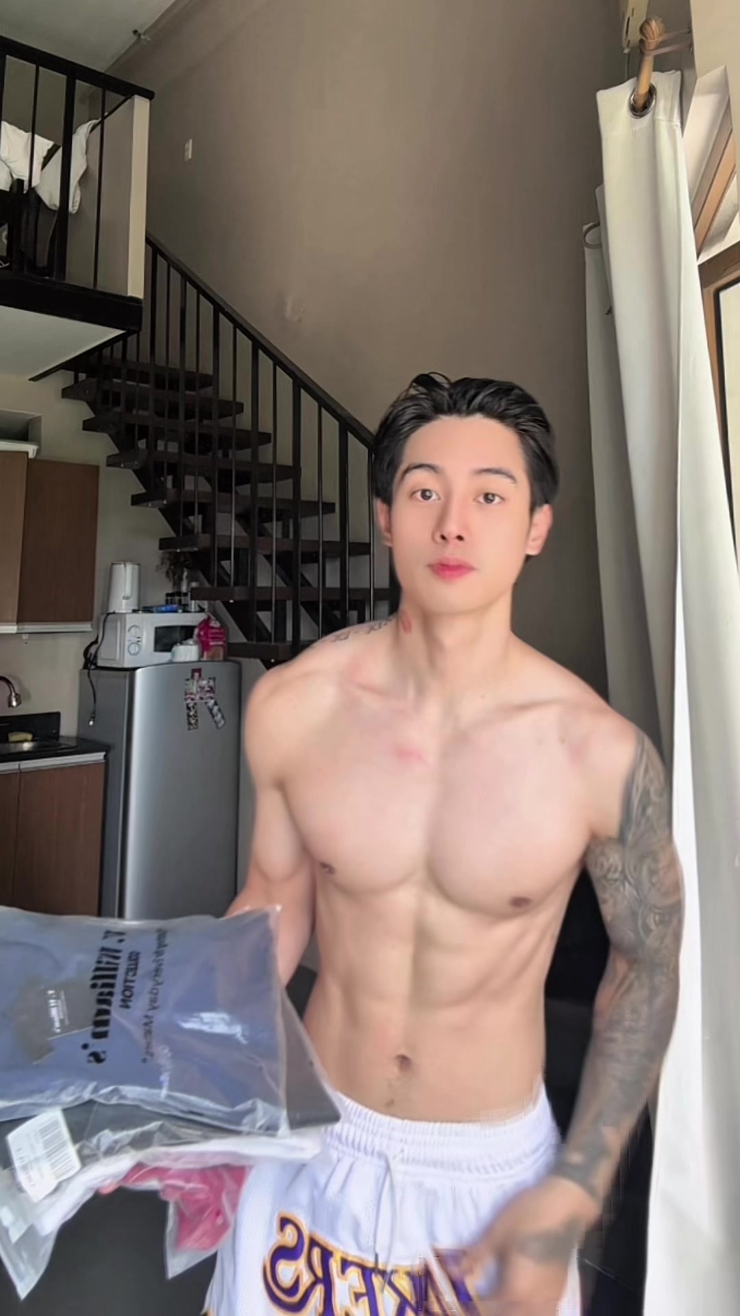 @_chrisvillablanca on IG