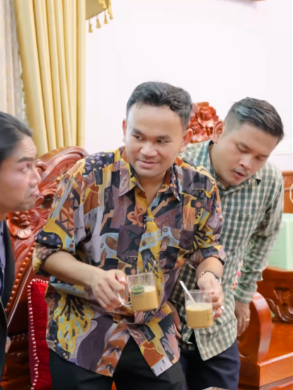 @PhanRong - ផាន់រុង