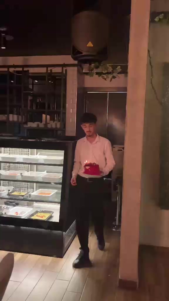 @....