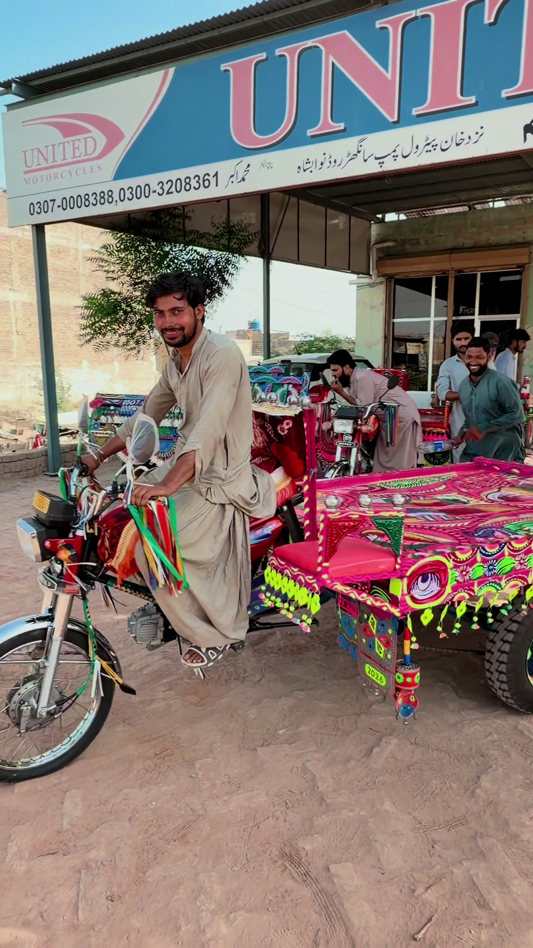 @تاج یونائیٹڈ شوروم نوابشاہ