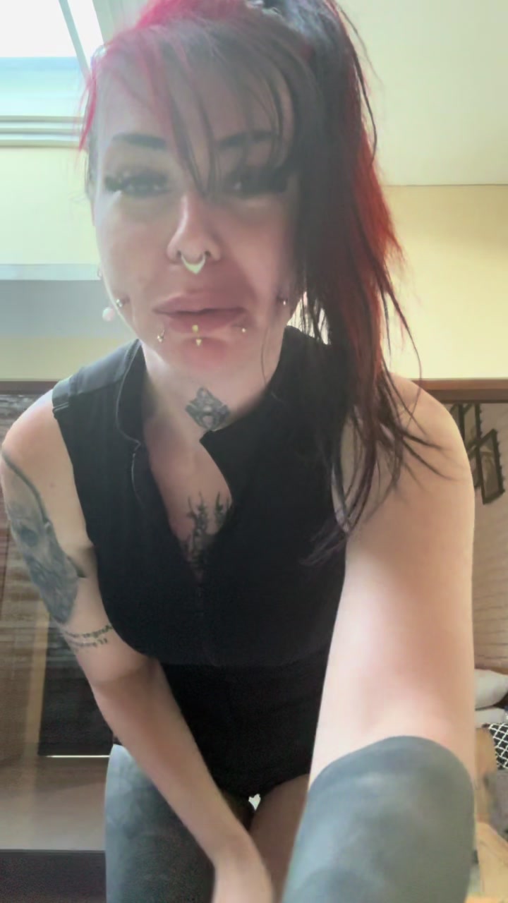 @LivingSkullz 🖤