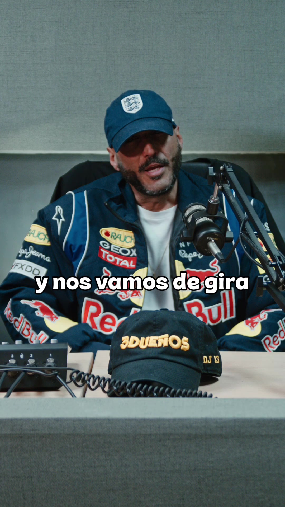 @3 Due&ntilde;os