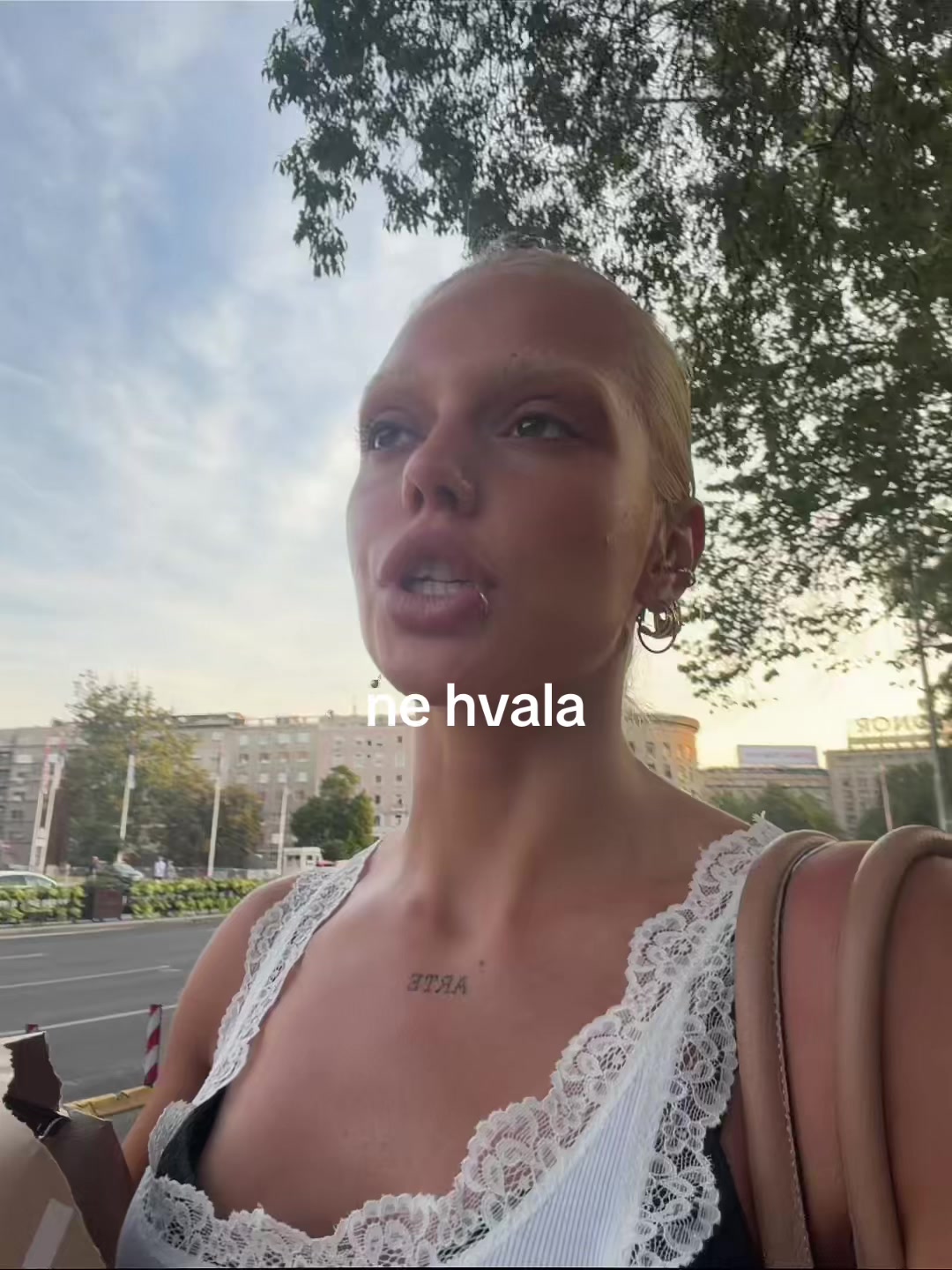 @Lores