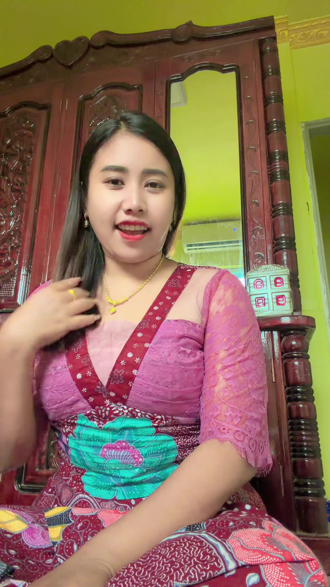 @Pwint💫ရွှေဖူးသစ်အဆောင်