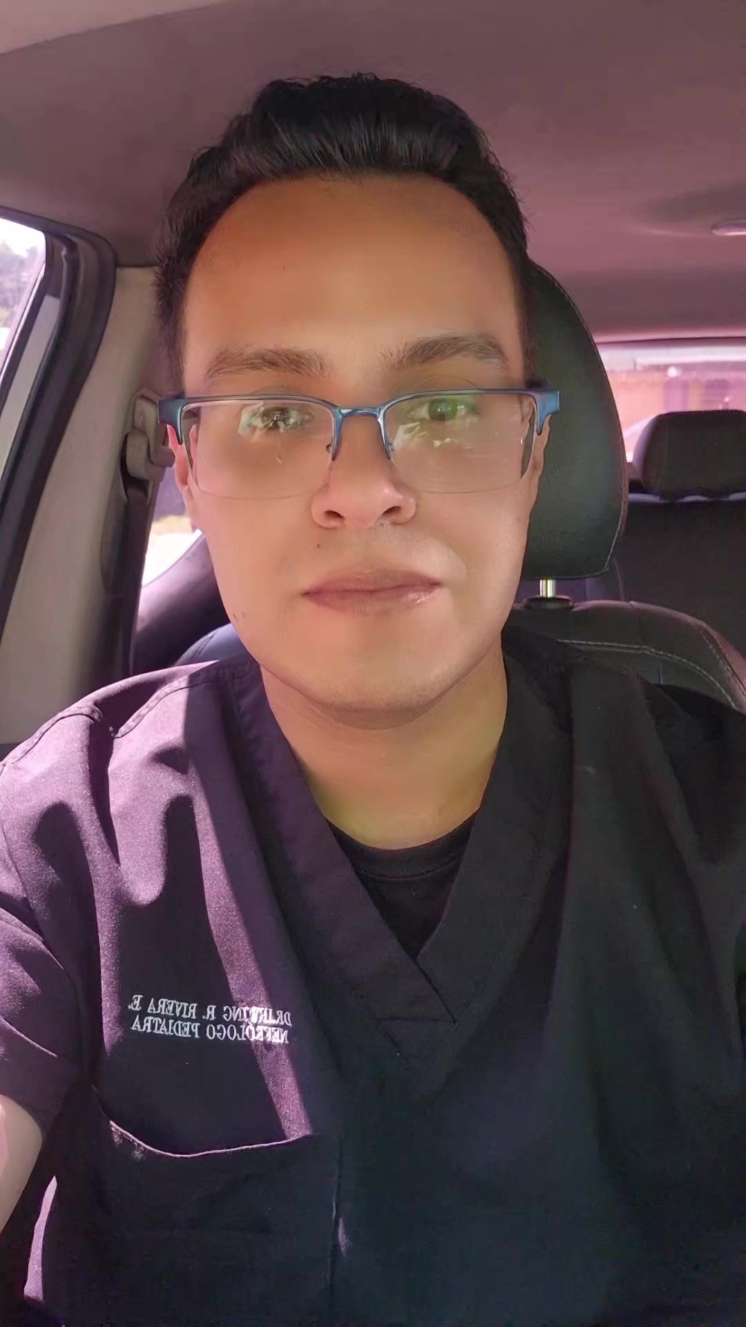 @Dr. Irwing Nefr&oacute;logo-Pediatra