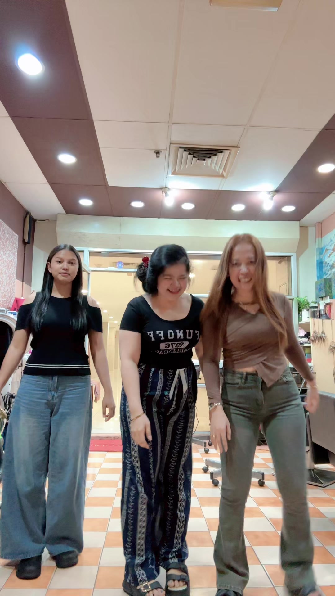 @Winda Manroe 🇮🇩🇲🇾