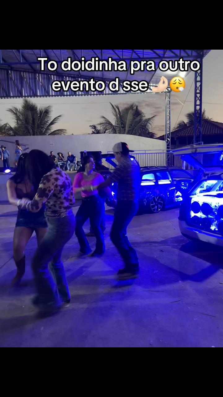 @Kelly25