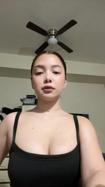 @𝒴 .