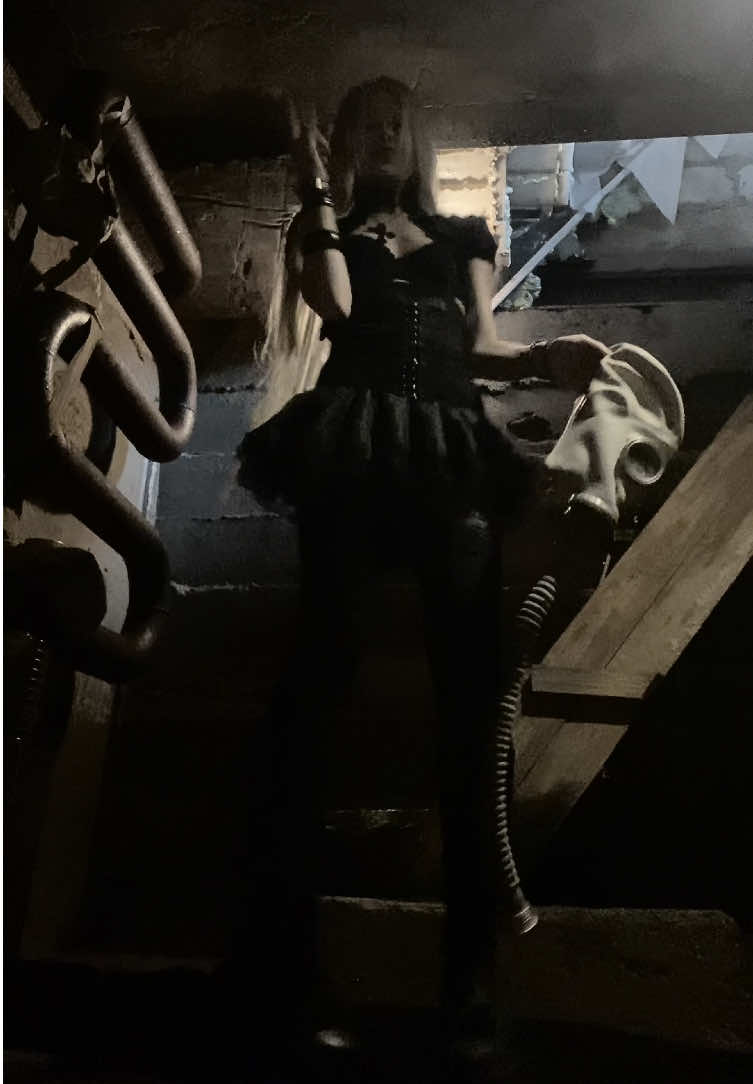 @damnwitchq