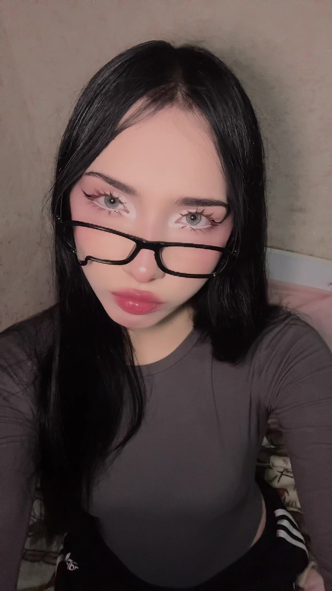 @rei)