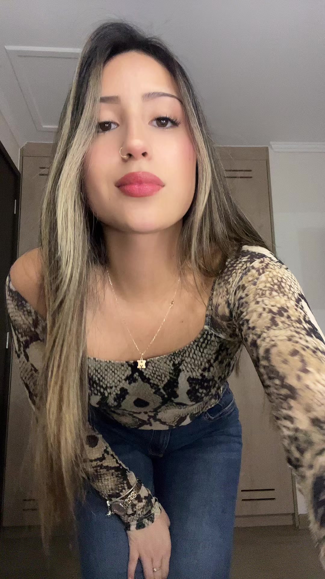 @𝑒𝒻𝑒𝑒𝓁𝑒.𝑒🎀