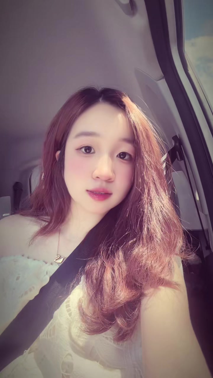 @Người đẹp đang bận ✨