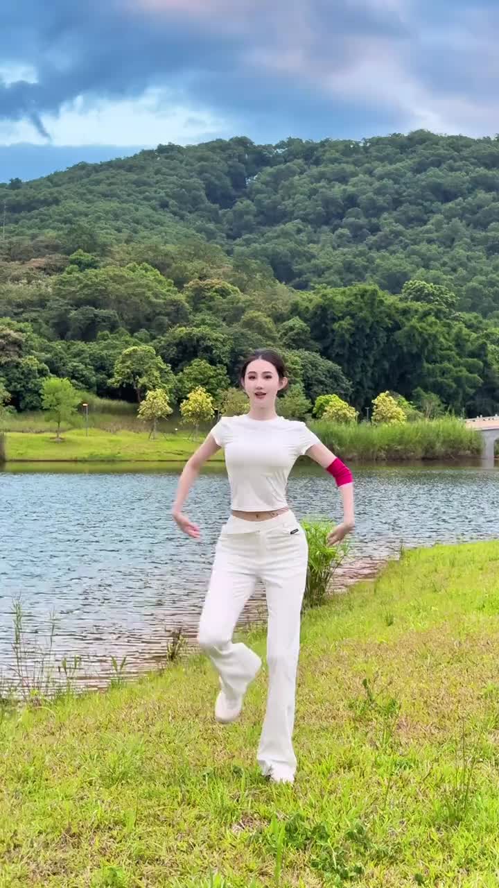 @Sally 雪莉 大笑笑