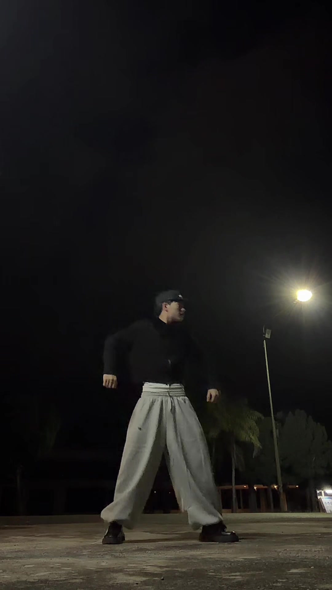 @mon