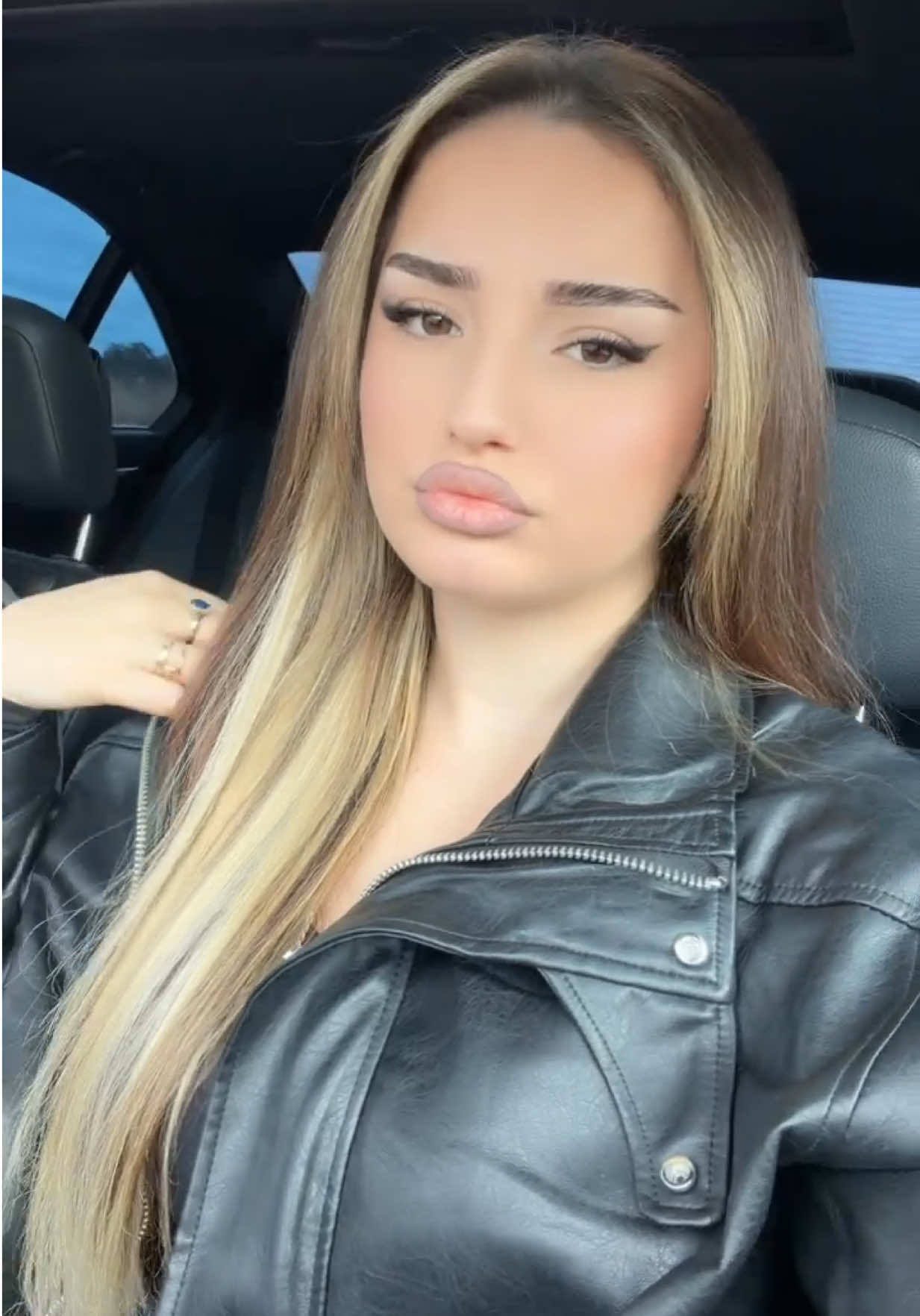 @𝐙
