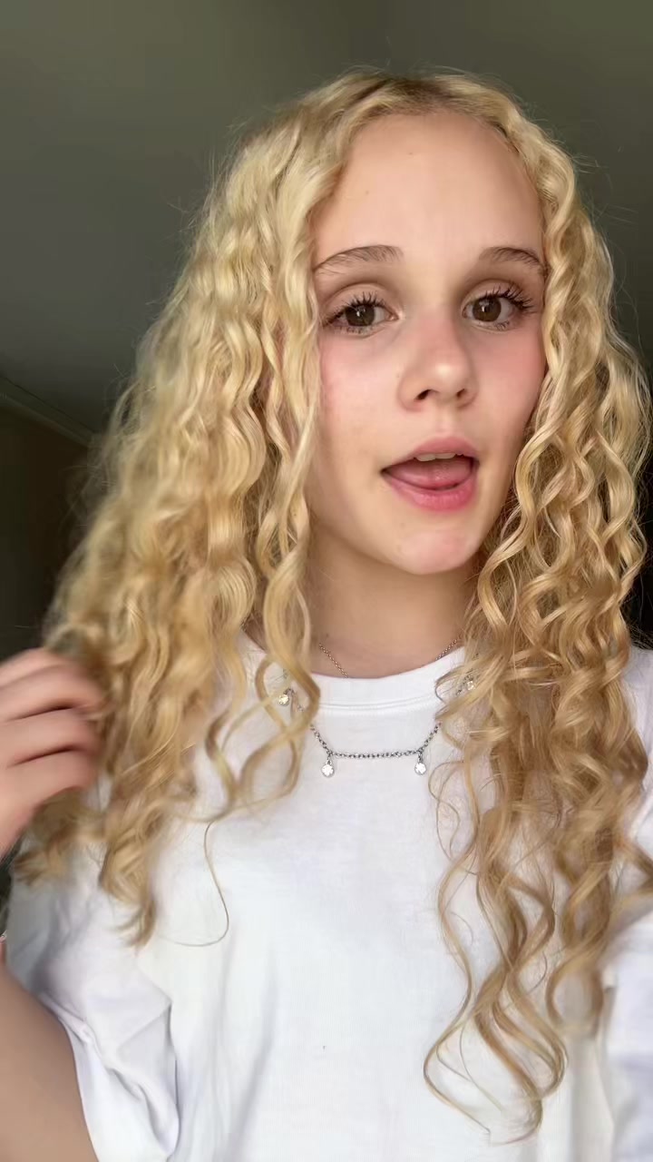 @mavrii