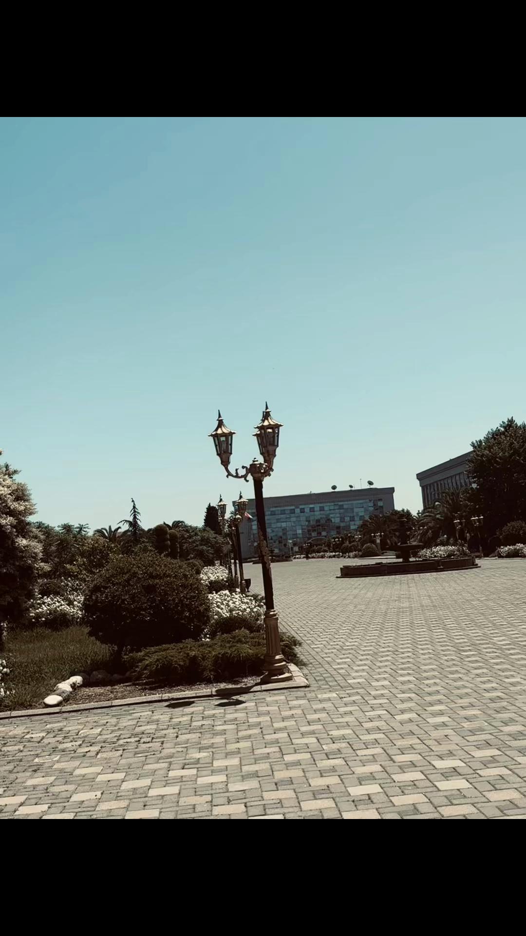@H&uuml;seyn
