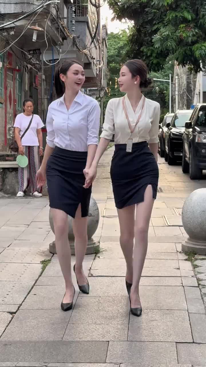 @Sally 雪莉 大笑笑