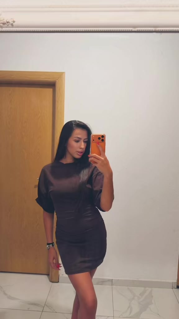 @lara118_b