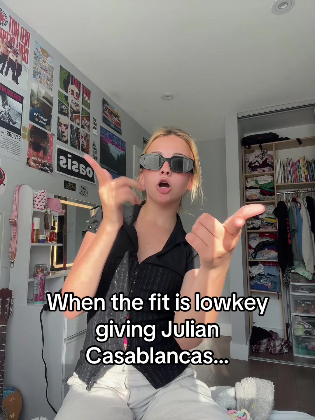 @Julian Casablancas is hot 🥹✌️