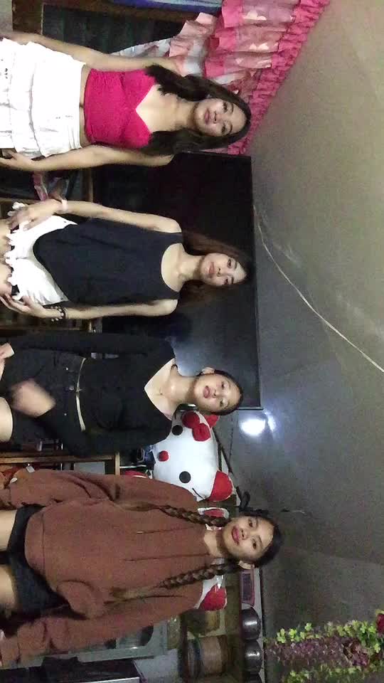 @👯♀️