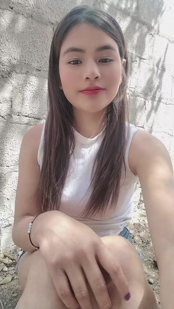 @Luna.