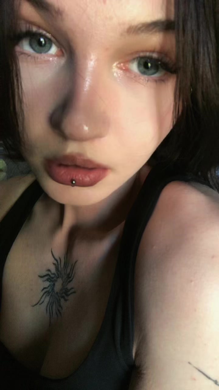@awwwelie