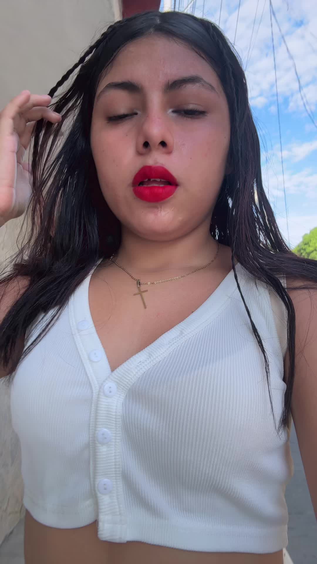@roussanchez22