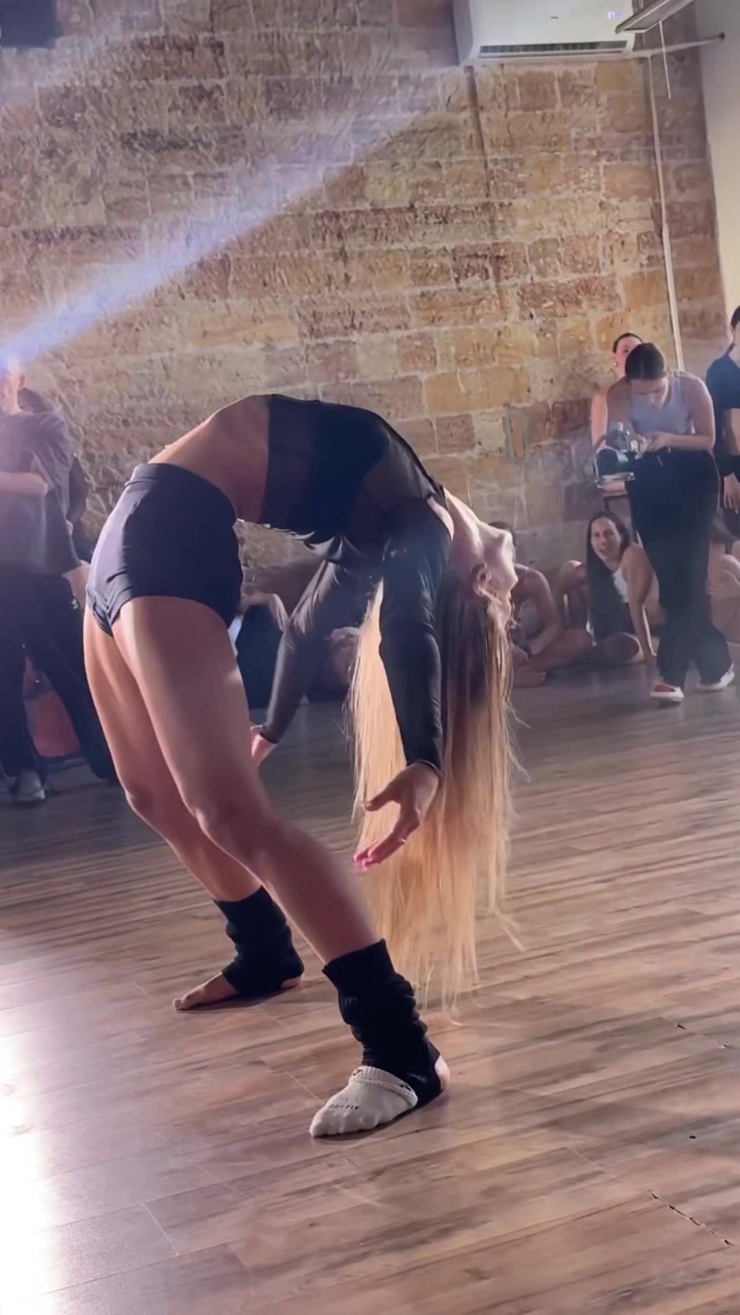 @nli.k.dance