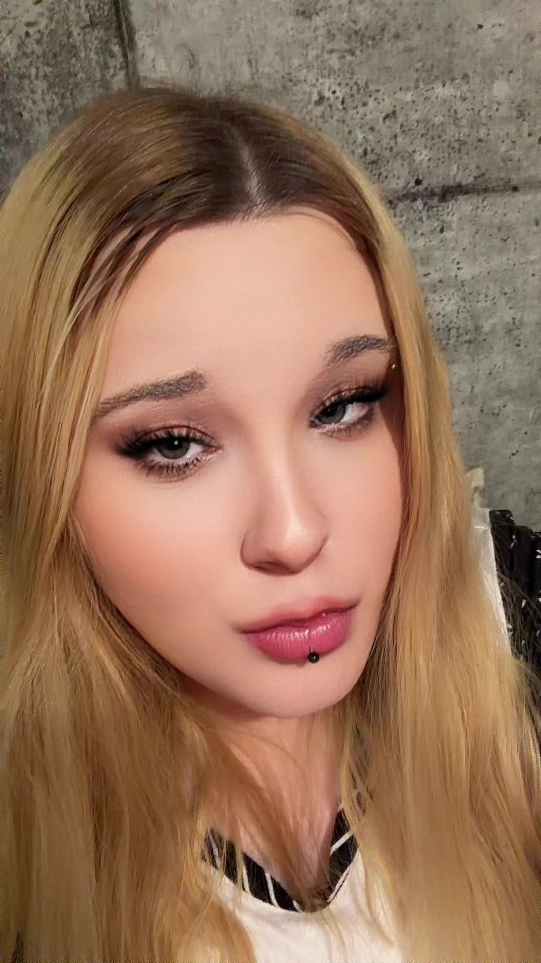 @✨{Blondasse25}✨