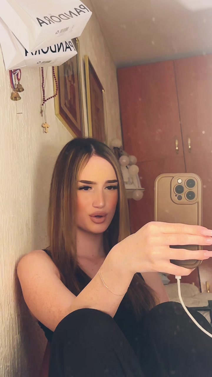 @𝓳𝓮𝓵𝓮𝓷𝓪 𝓵𝓸𝓿𝓻𝓲𝓬