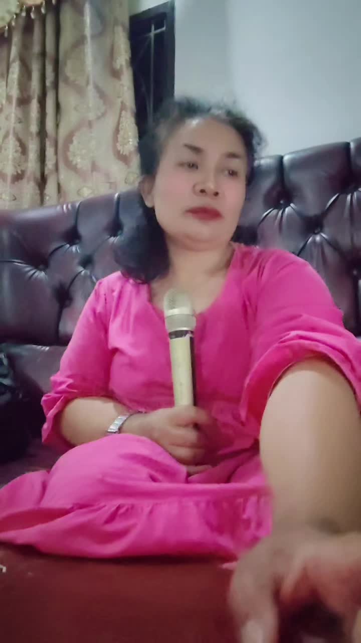 @QueenaMonza