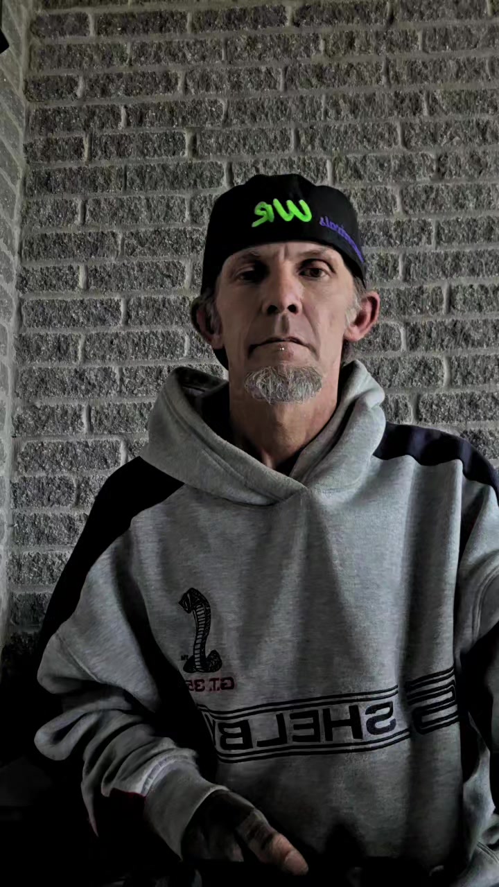 @🇨🇦KRH😈Wħɨskɇɏɍɨvɇɍ76🖤💜💚