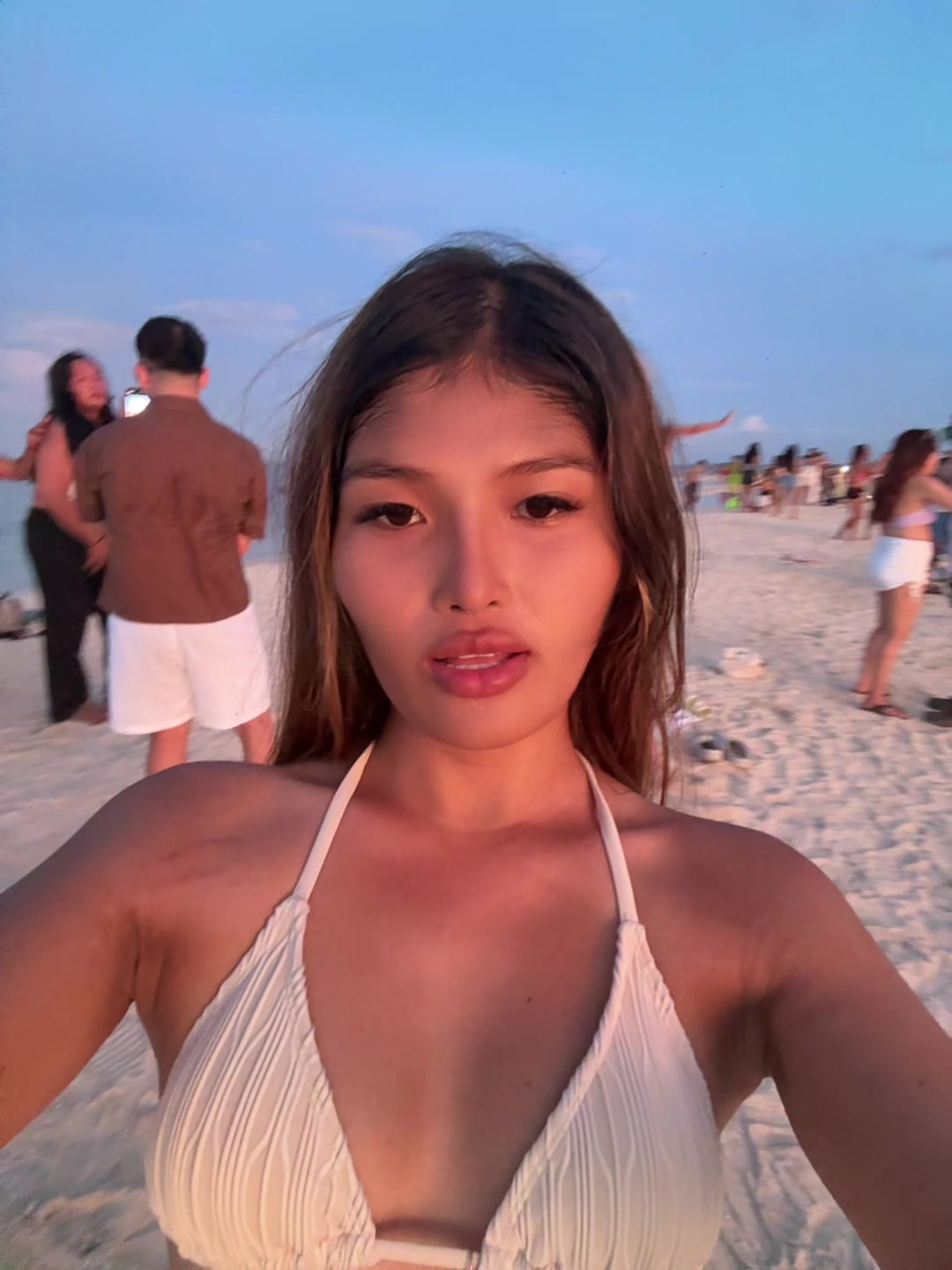 @queeniedawson_