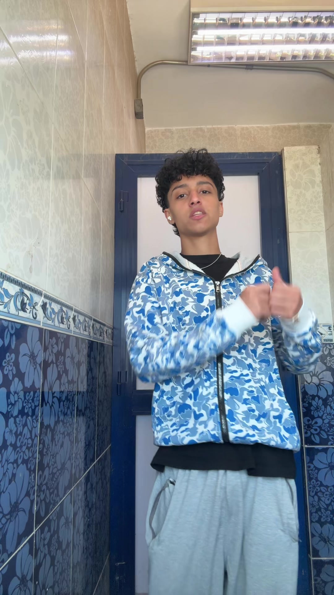 @𝟗𝟗