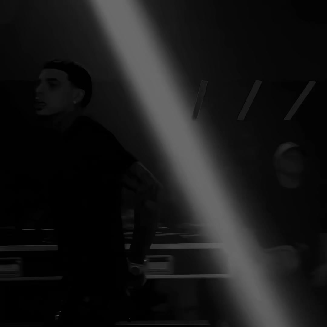 @️