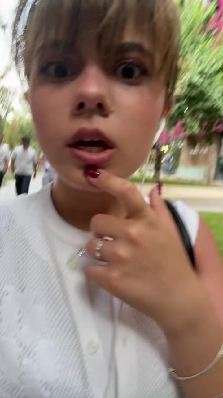 @Lucy_Lee