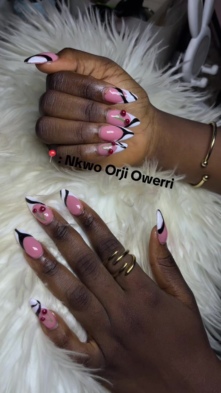 @Owerri~Nail and Lash Tech💅🏻