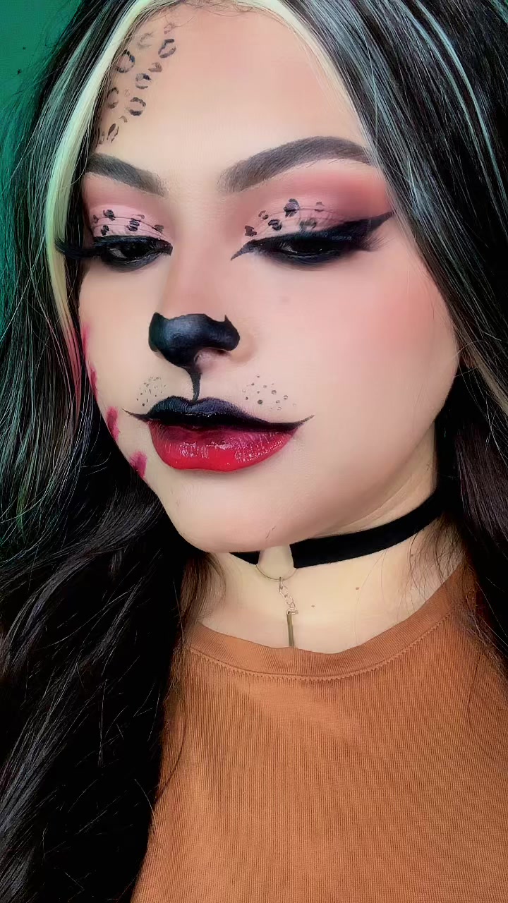 @MakeupRodríguez🖤💄💜