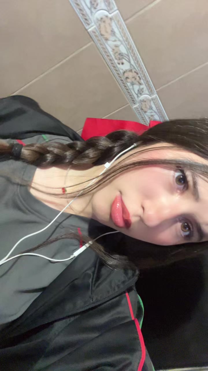 @vanecuab_