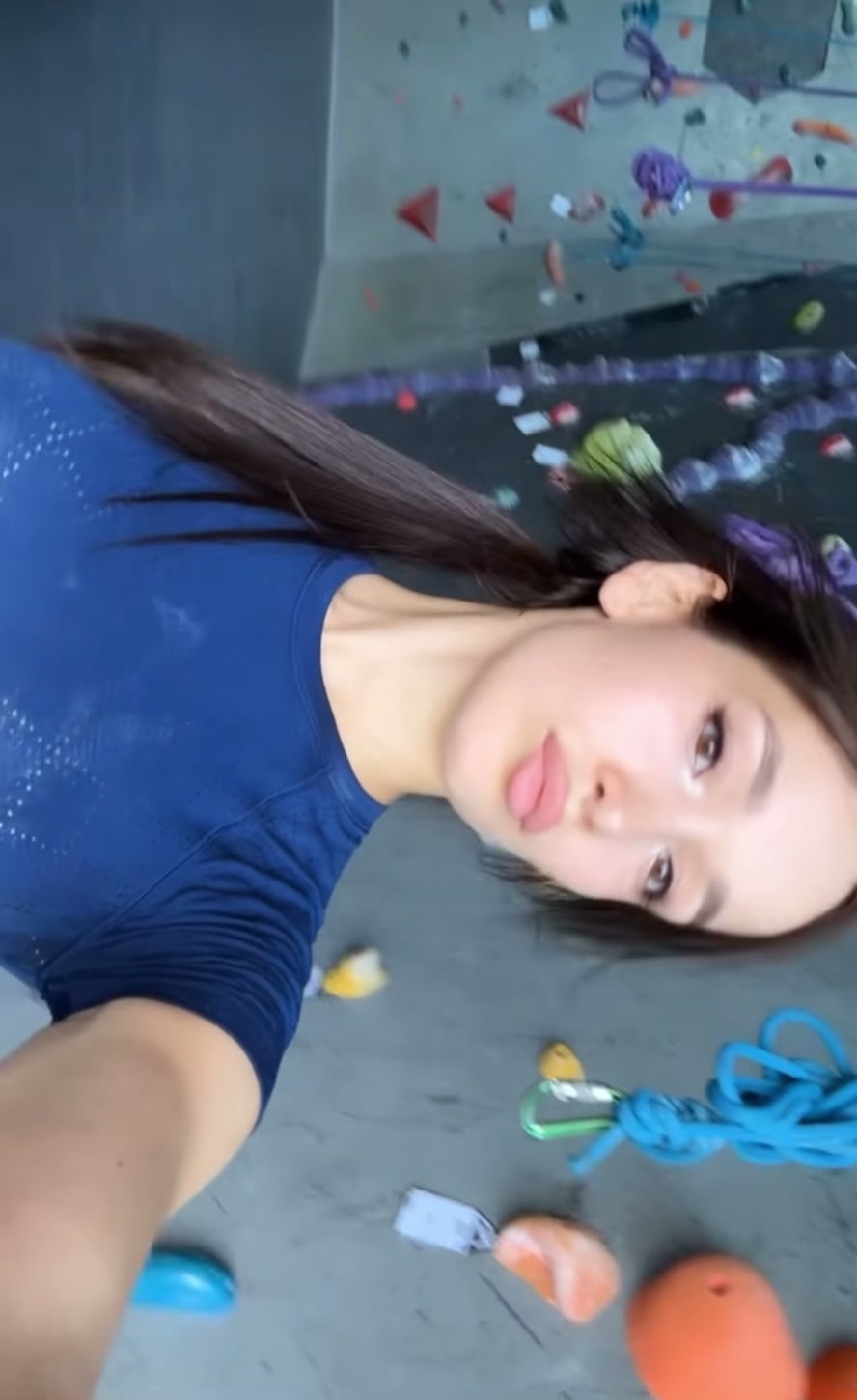 @Ellie leen