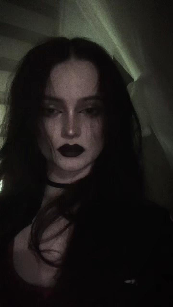 @𝔥𝔢&rsquo;𝔩𝔩𝔤𝔞𖤐