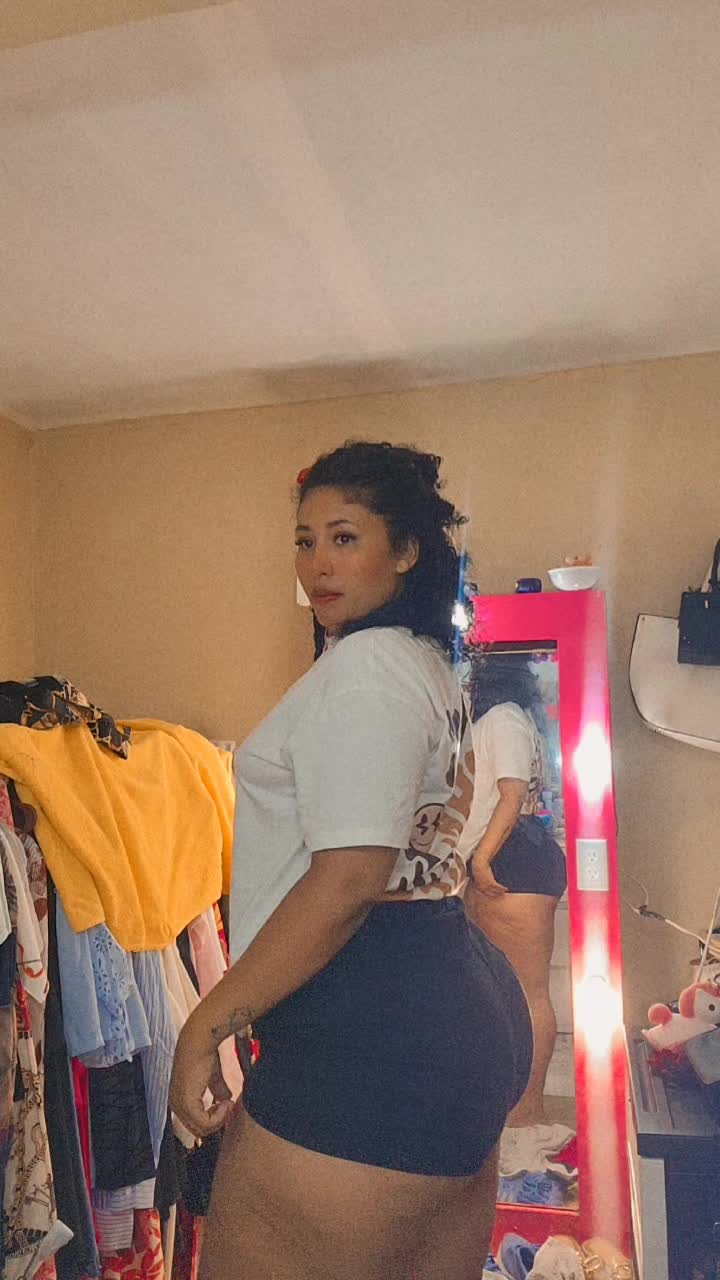 @Elizabeth Escobar🍒🍑🧃