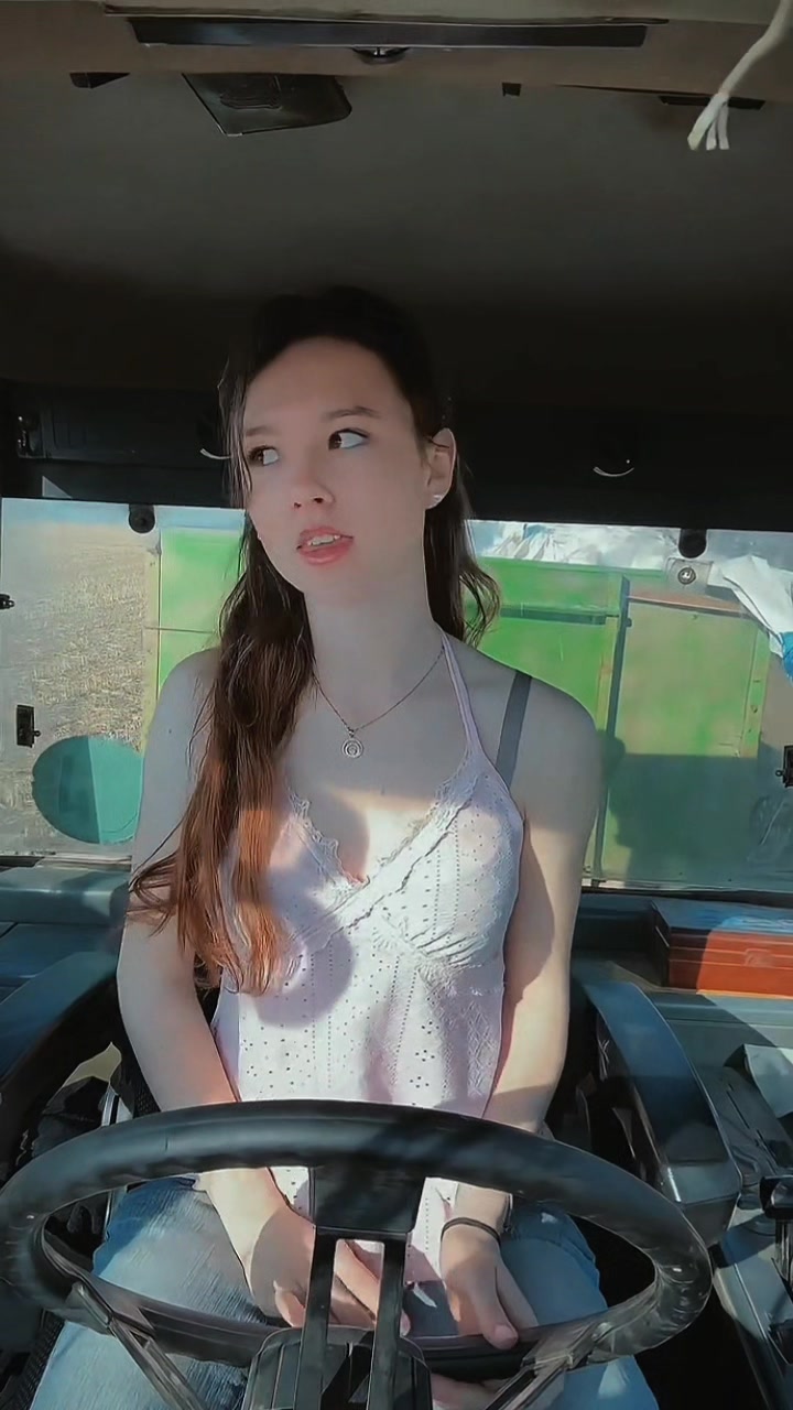 @Anna🚜