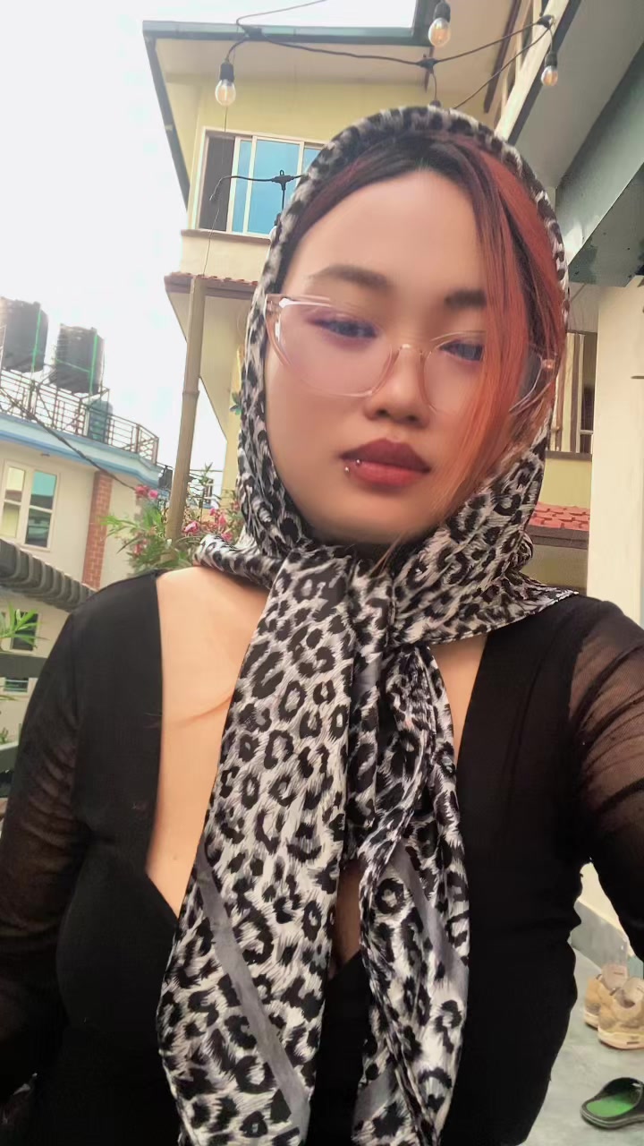 @🦦