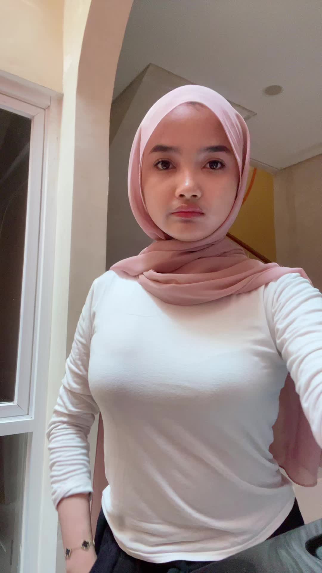 @Rr. Athaya