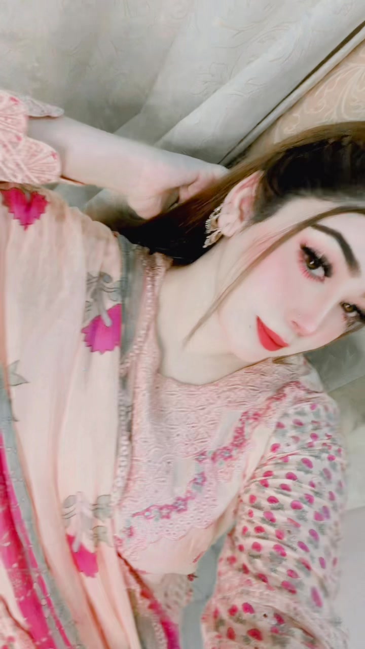 @Lovely Khan 🥀