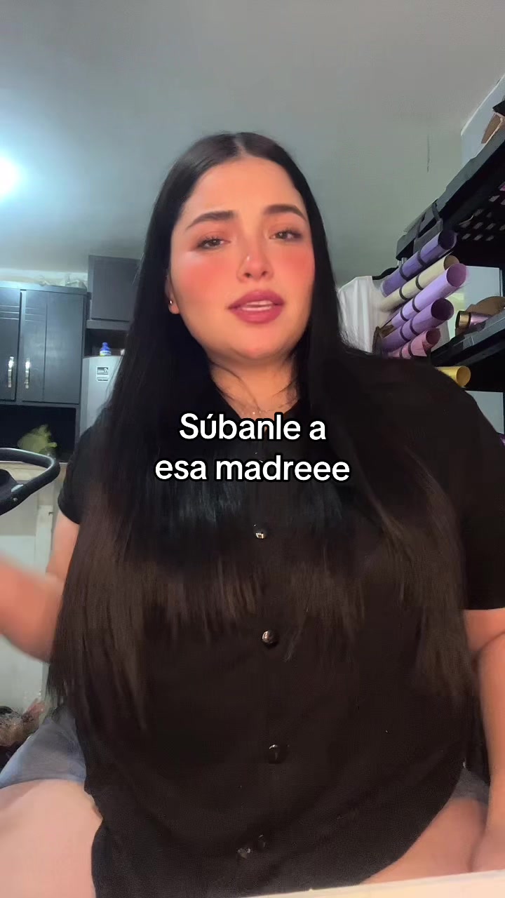@️Adriana Danzos