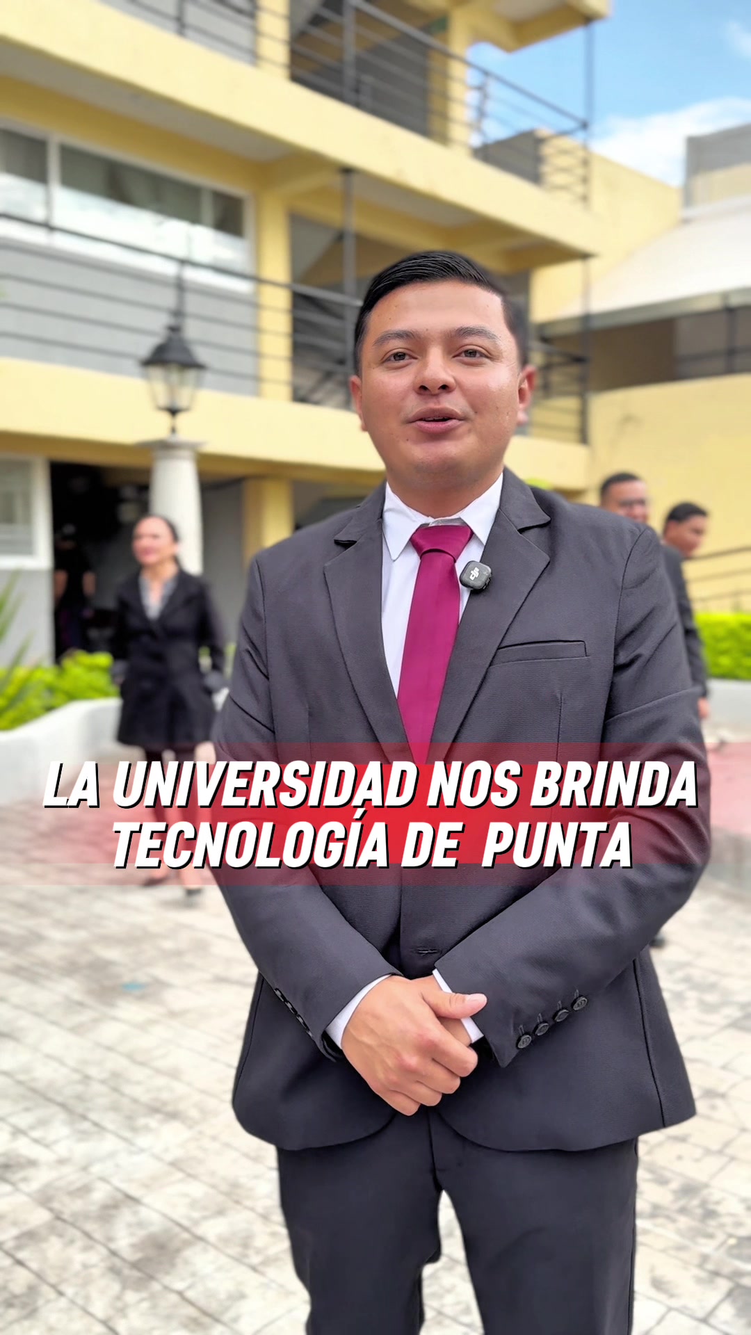 @Universidad De Yahualica