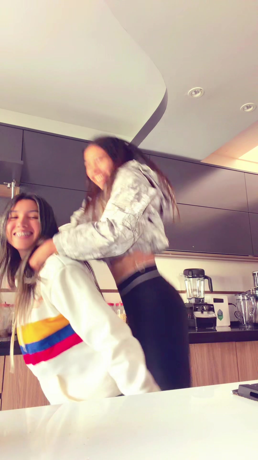 @Anamile Camila